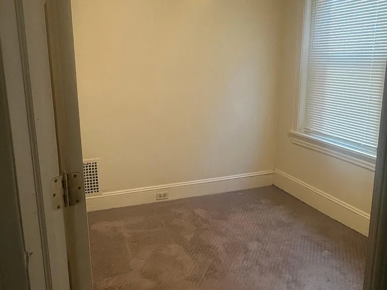 130 Linden St #1 — Photo 6
