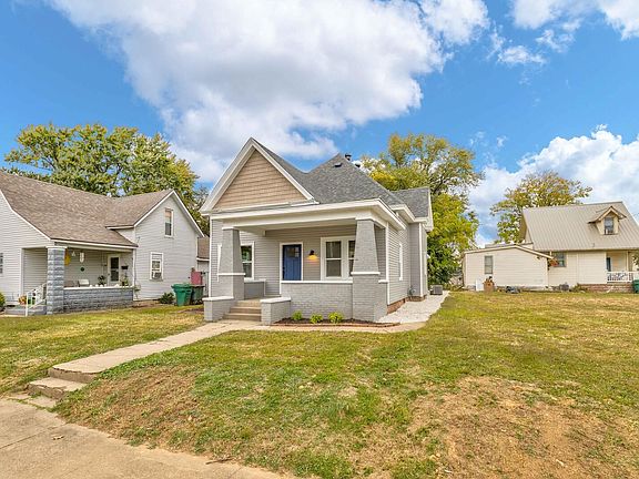 3rd image of 907 W 2nd St
