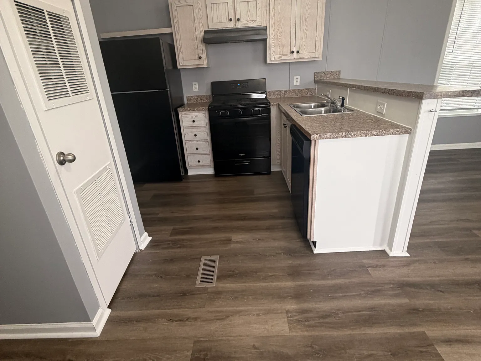 2 bed, $1,499 — Photo 3