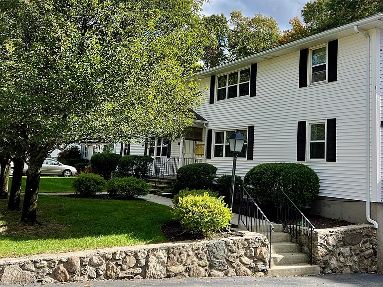 361-381 Privilege St — Photo 13