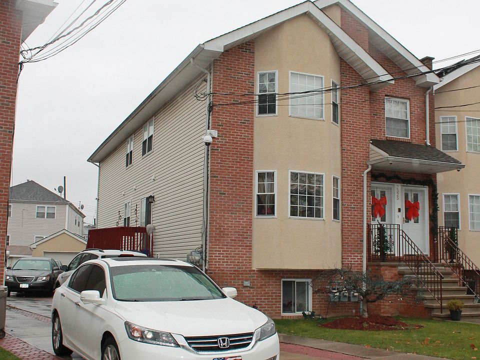 1st image of 2325 Demeyer St #2