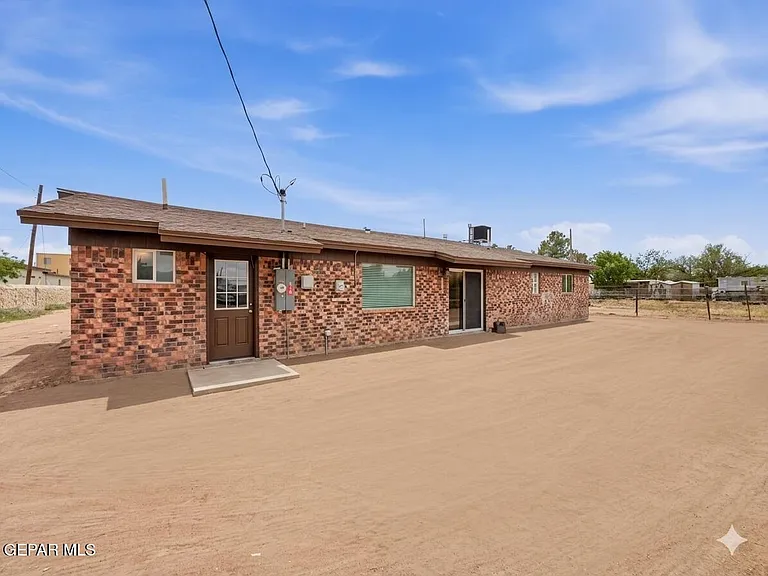 565 Gallagher St — Photo 34