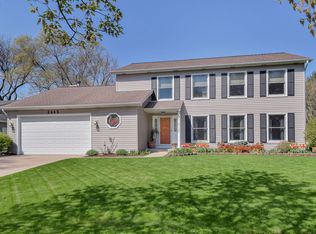 2445 Flambeau Dr, Naperville, IL 60564