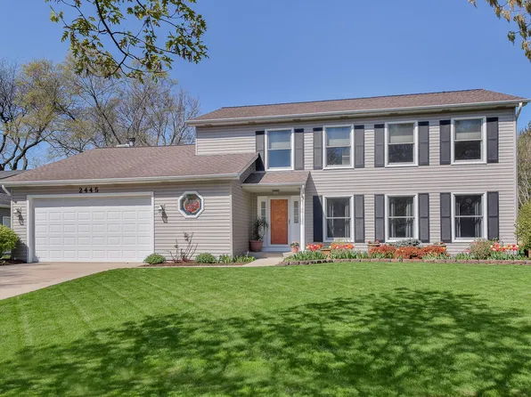 2445 Flambeau Dr, Naperville, IL 60564