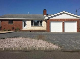 22 Lagoon Dr W, Toms River, NJ 08753
