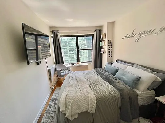 Rented by Olympia House Delaware LP | media 31