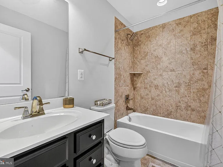 7314 Taylors Hill Ln — Photo 5