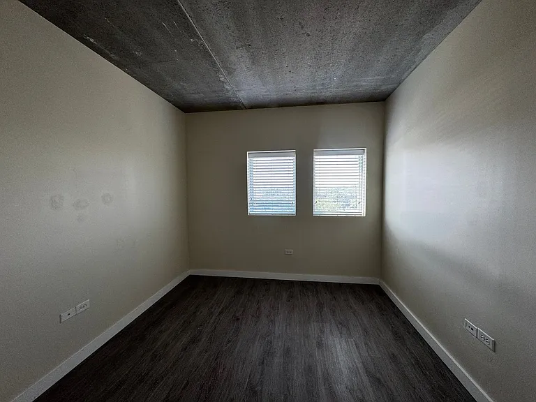 Gorgeous Historical Apartments Near Beach in East Rogers Park — Photo 107