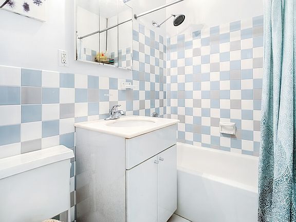 4th image of 130 Water St APT 10G