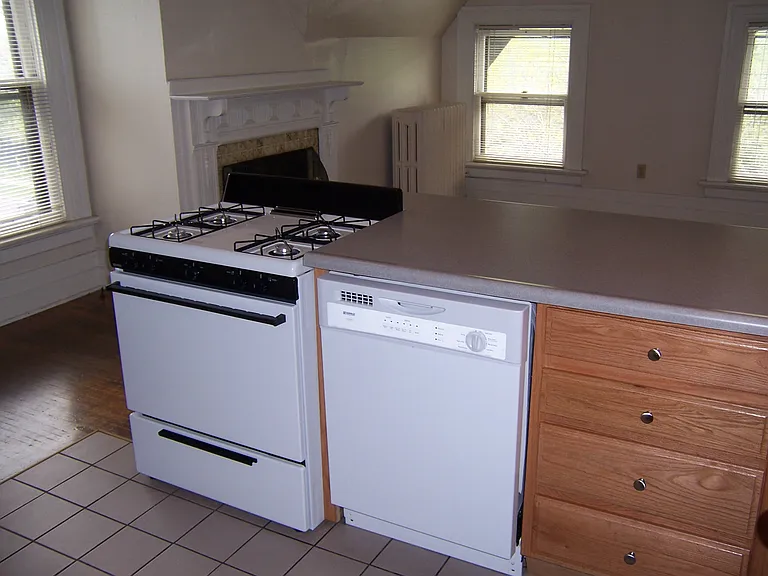 13 Goodman St S #8 — Photo 5