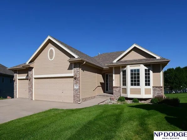 9522 Valley Road Cir, La Vista, NE 68128