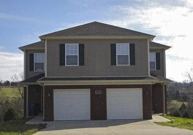 1022A / 1022B Stonecrest Ct