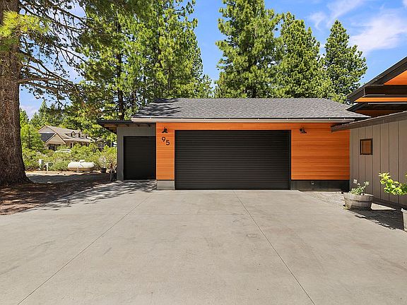 2.5 Car Garage