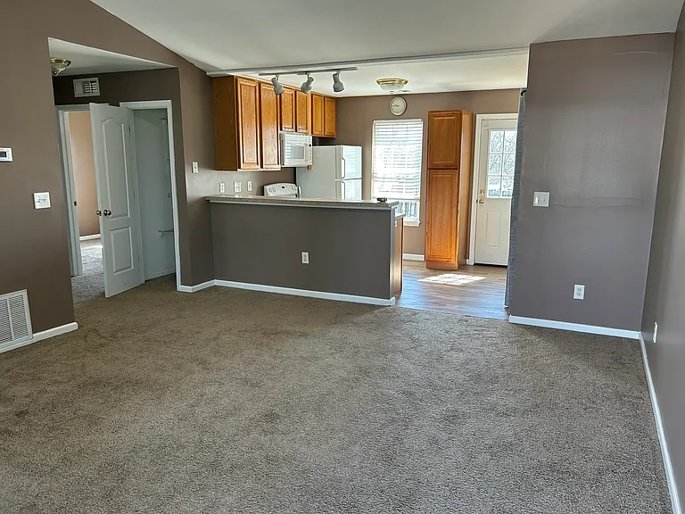 608 Kuhne St — Photo 3