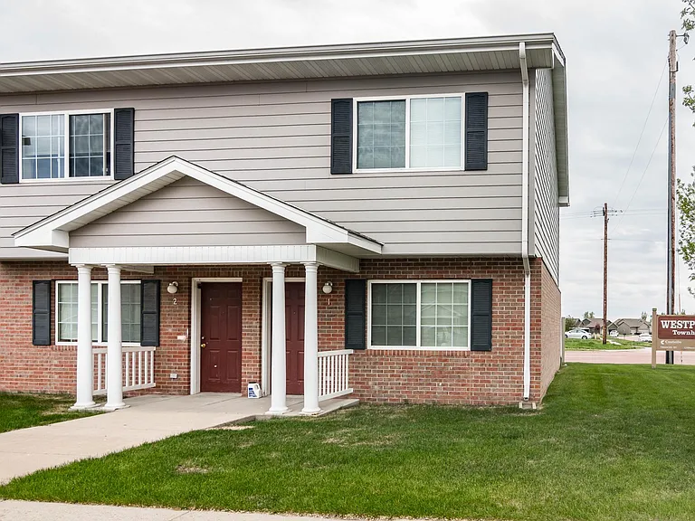 WestPointe Townhomes — Photo 22