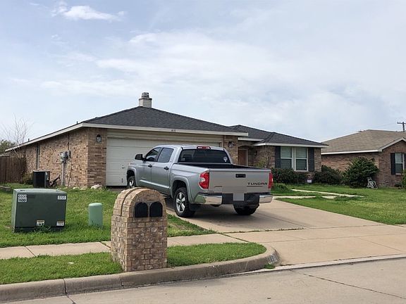 3rd image of 1431 Queen Annes Dr