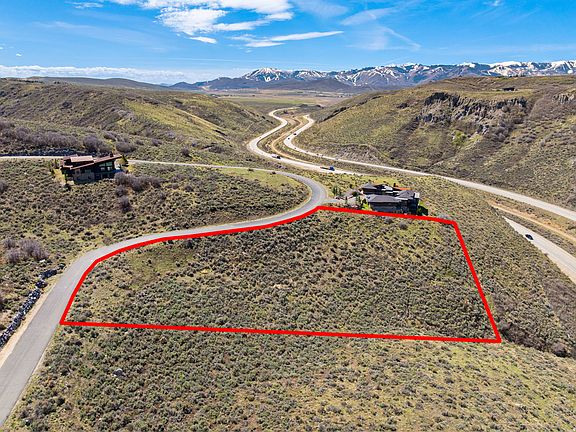 2nd image of 1007 E Canyon Gate Rd
