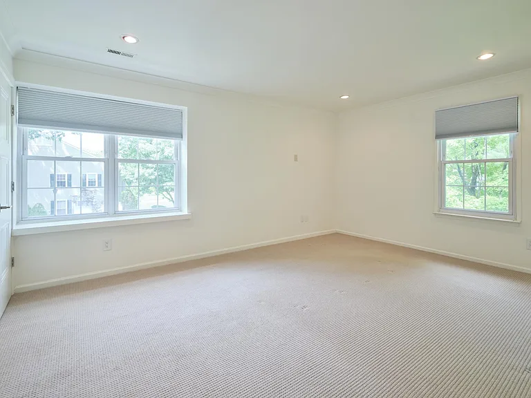 51 Meadow Ln — Photo 20