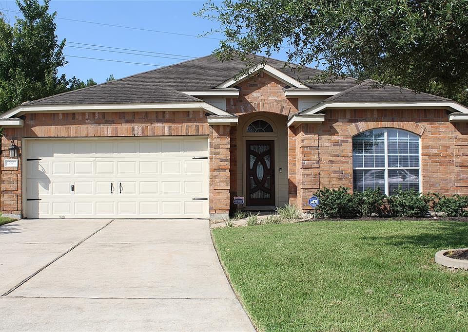 1st image of 12802 Spruce Cir