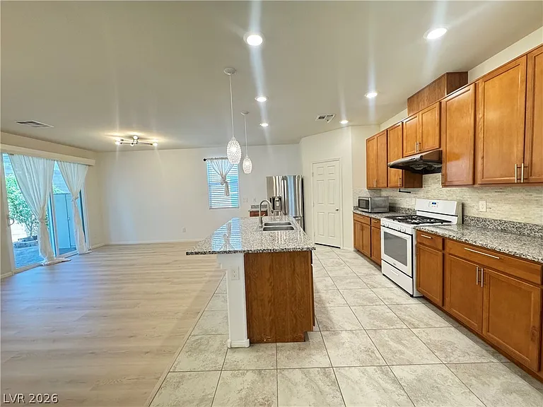 5573 Anshan St — Photo 8