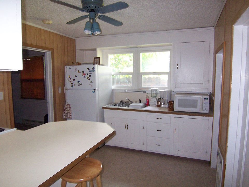 2nd image of 205 N Walnut St