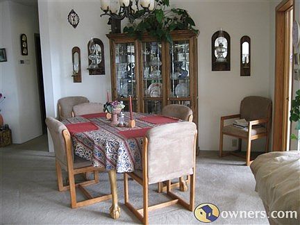 Enter Photo CaptionDinning Area