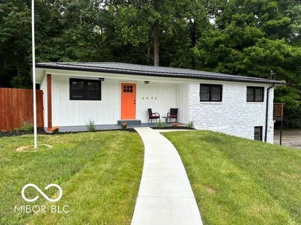 5646 Paradise Dr, Martinsville, IN 46151
