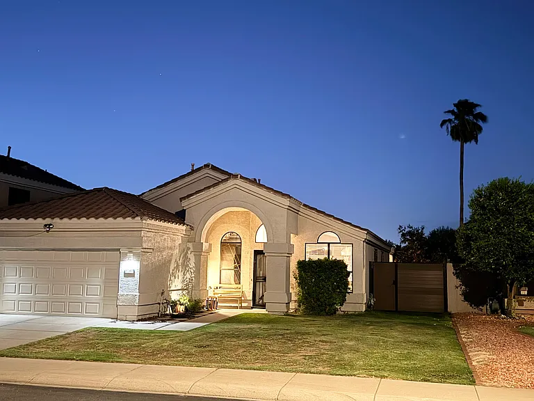4040 W Tonopah Dr — Photo 1