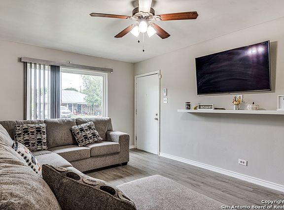 5th image of 119 Moonstone Dr