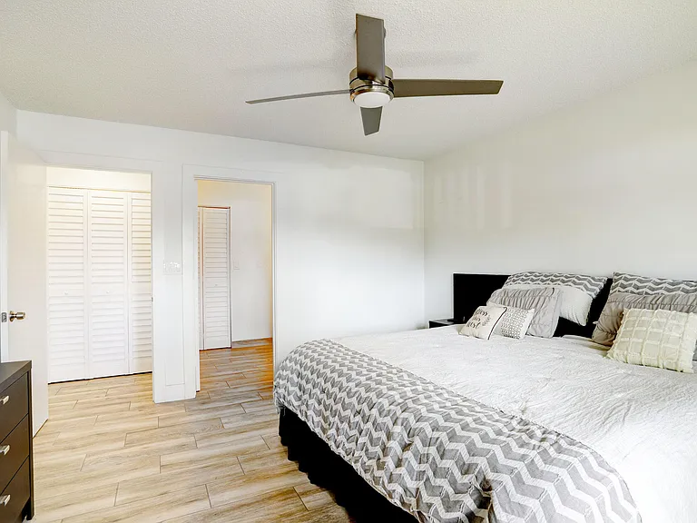 639 Banks Rd — Photo 17