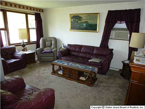 3rd image of 340 Armstrong Ave