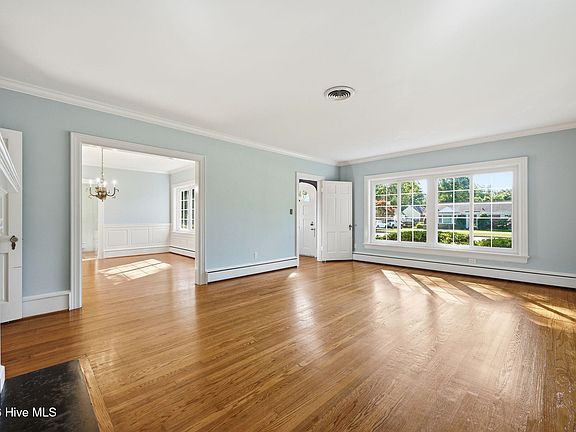 8th image of 1108 Summit Avenue