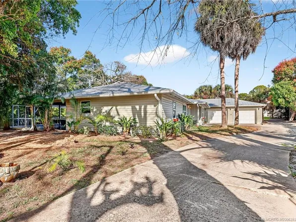 221 SE Tressler Dr, Stuart, FL 34994