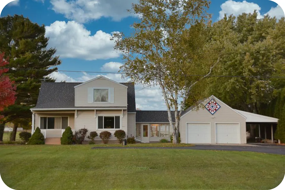 4 bed, 2400 sqft, $2,500 — Photo 1