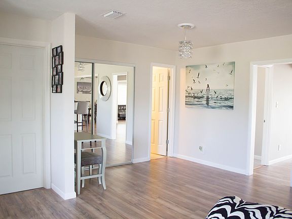 3rd image of 802 SE Seahouse Dr