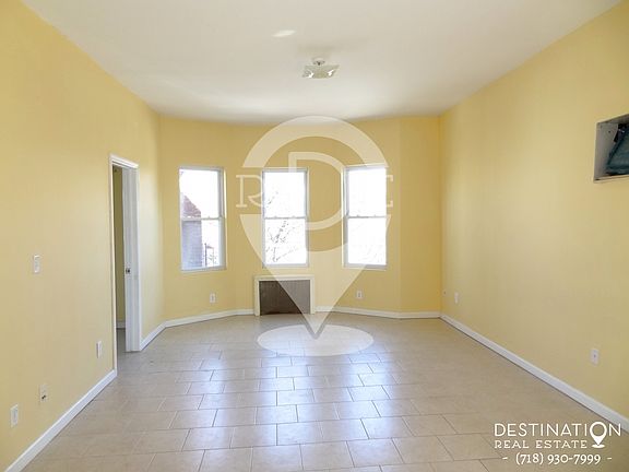 16x12.5 Living Room (1)