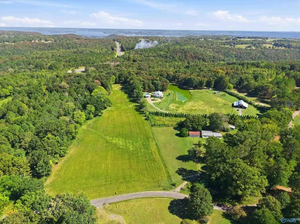 385 Snider Rd #A, Guntersville, AL 35976
