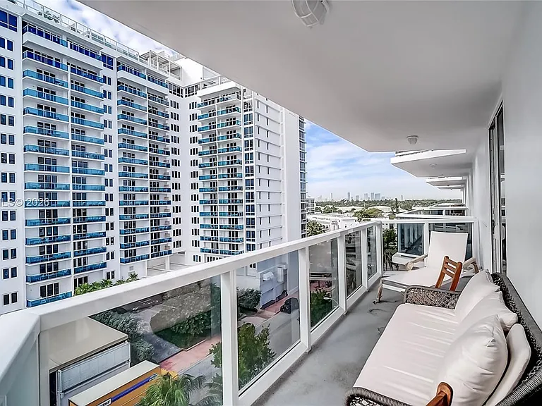 2401 Collins Ave #904 — Photo 22