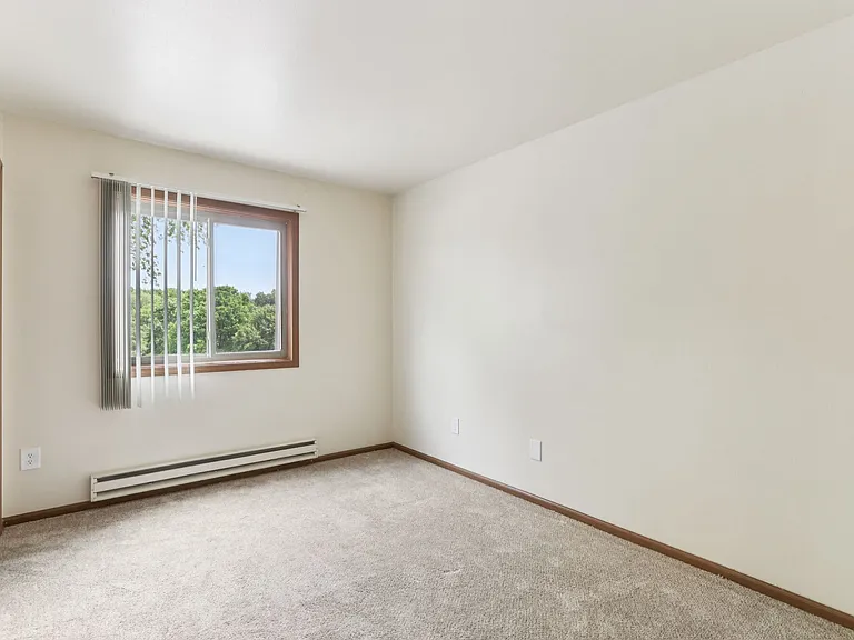 Woodfield Heights Apartments — Photo 71