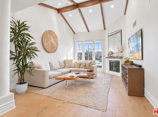 10618 Woodbridge St Unit 304, Studio City, CA 91602