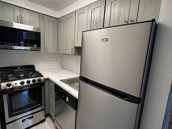 4th image of 138 W 81st St APT 4B
