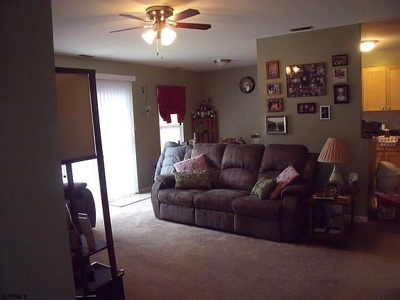 4th image of 2139 E Chestnut Ave APT 59