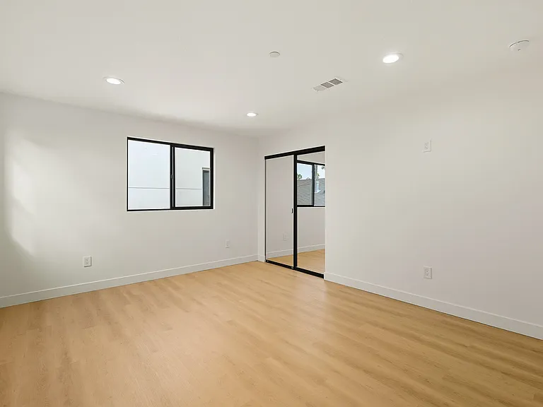 5512 S Manhattan Pl #5512 — Photo 31