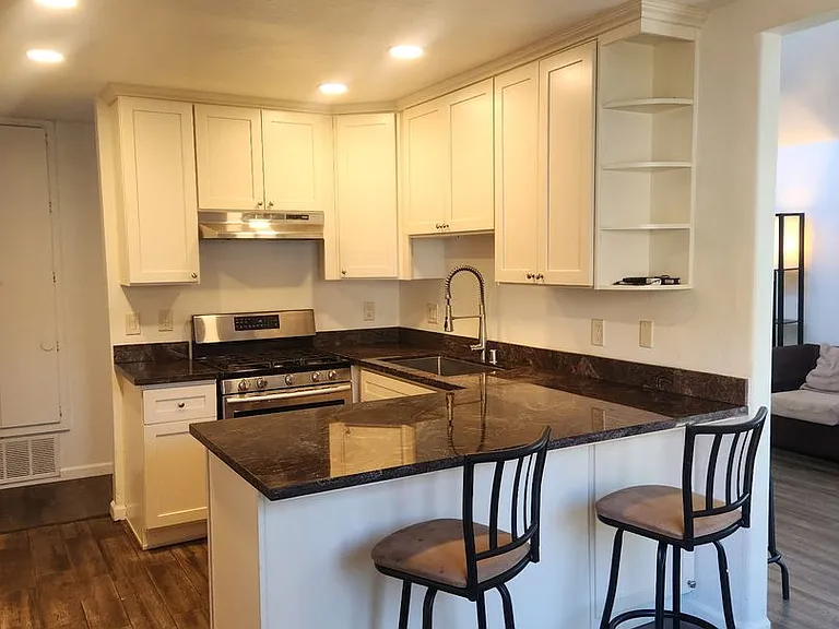 124 Fontana Ave — Photo 5
