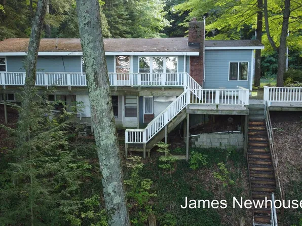 4468 Teal Ln, Newaygo, MI 49337