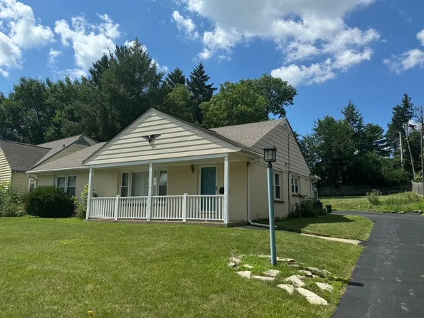 1937 E Gate Pkwy, Rockford, IL 61108