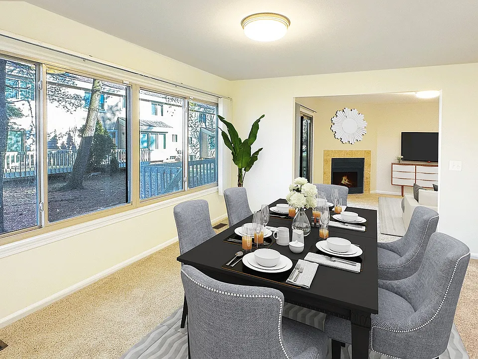 Elegant formal dining room in 2 or 3 bedroom Weatherstone Townhome.