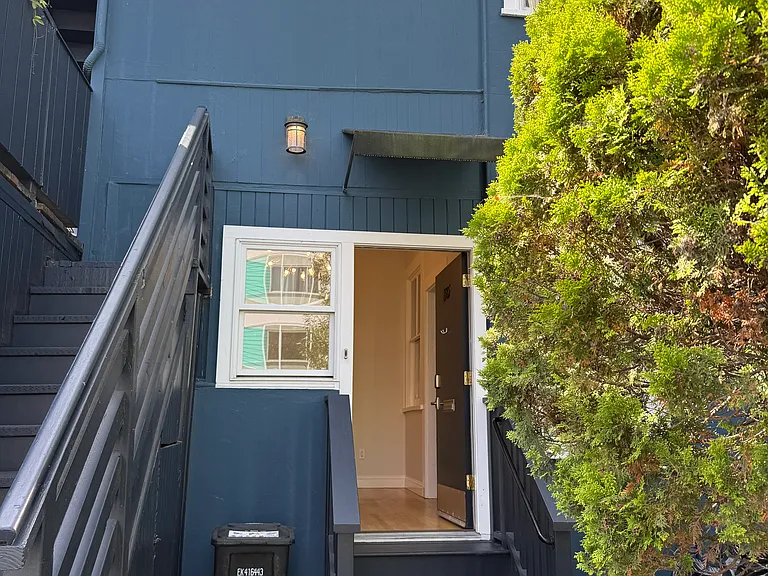 1985 Golden Gate Ave — Photo 38