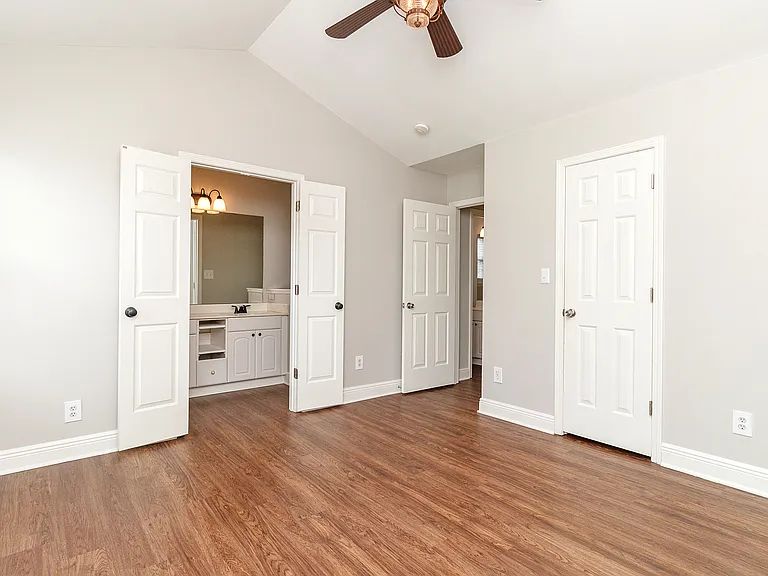 4401 Craven Hill Dr — Photo 23