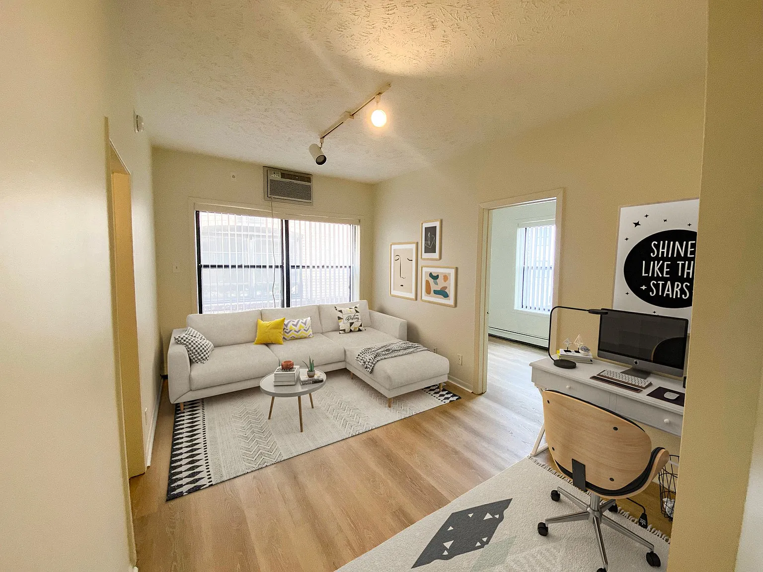 2 bed, 800 sqft, $1,300 — Photo 4